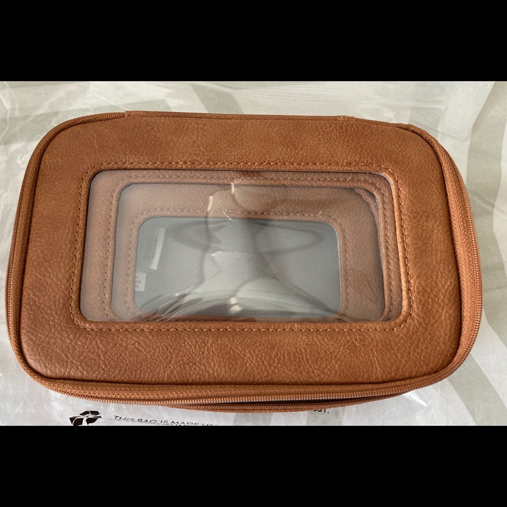 Thirty One 3-Piece Travel Kit! NWTS. Caramel Pebble w/see thru tops. Zip close.